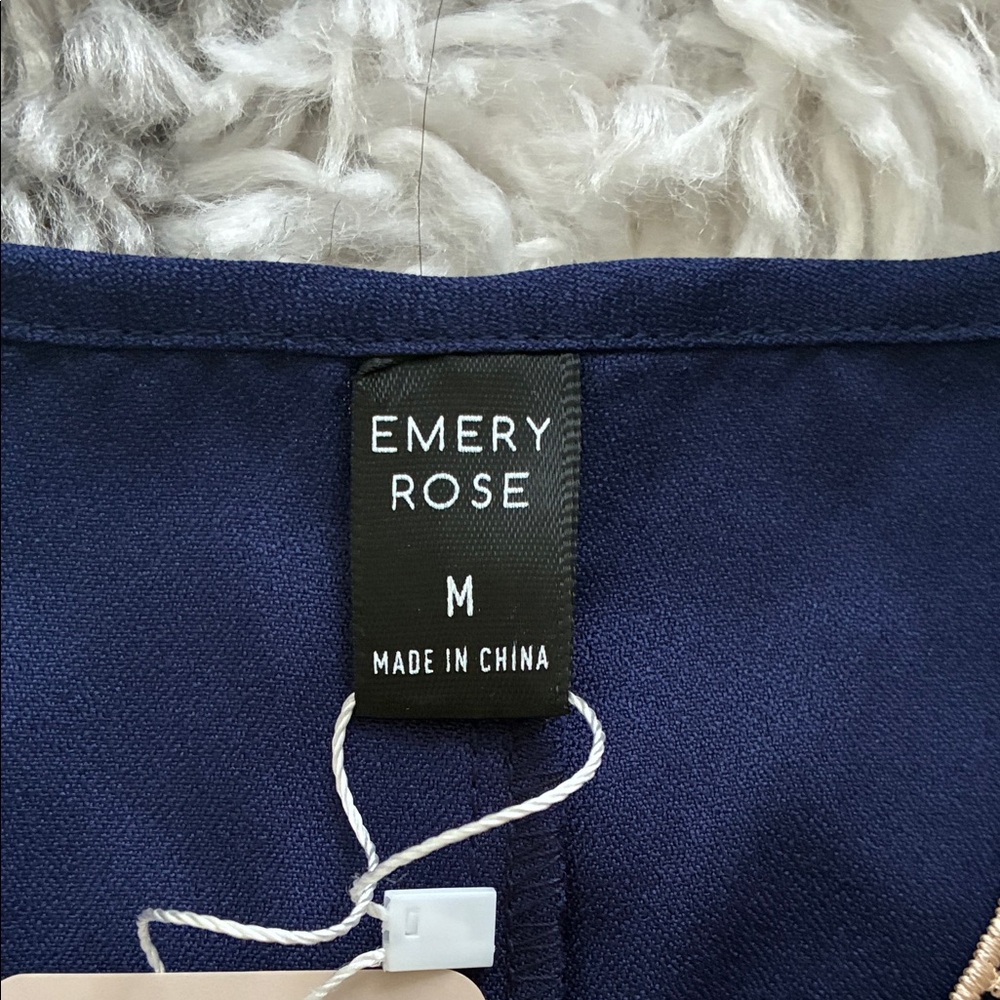 Chic Navy V-Neck Blouse with Lace Trim - Picture 3 of 6